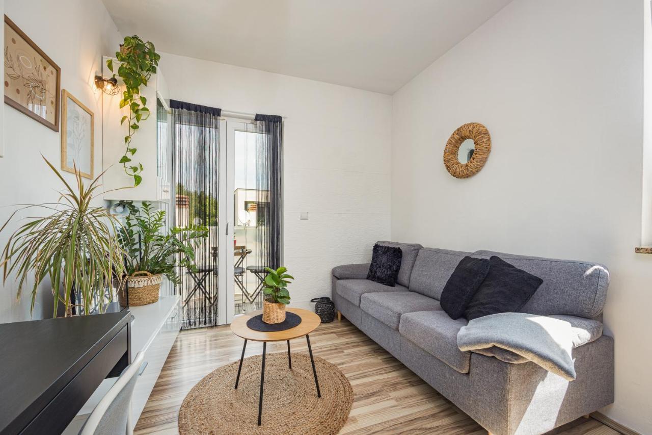 Studio Apartman Marly Apartment Пула Екстериор снимка