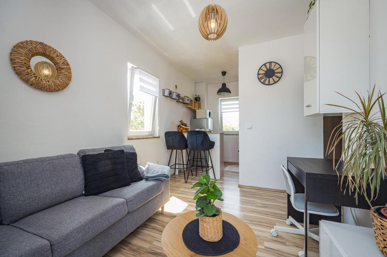 Studio Apartman Marly Apartment Пула Екстериор снимка